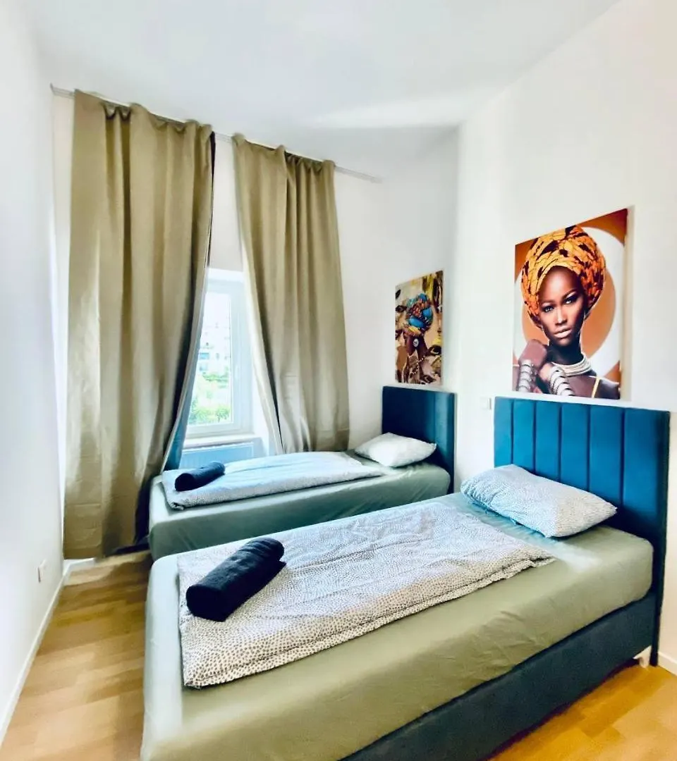 Spacious 4-Bedroom Shared Apartment For Big Groups Vienna 0*,