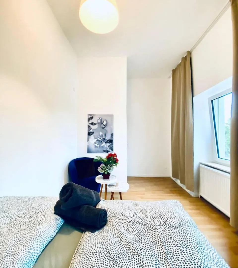 Spacious 4-Bedroom Shared Apartment For Big Groups Vienna
