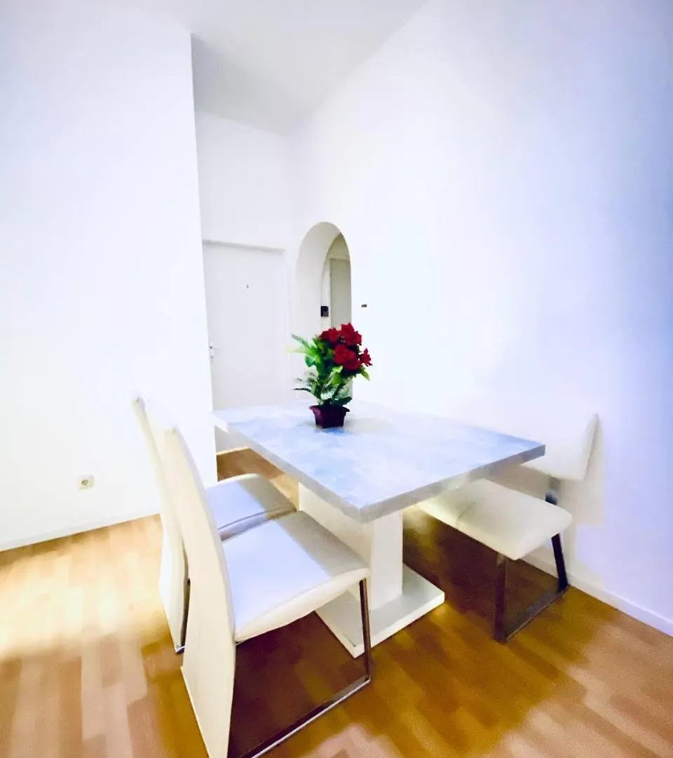 Spacious 4-Bedroom Shared Apartment For Big Groups Vienna 0*,  Austria