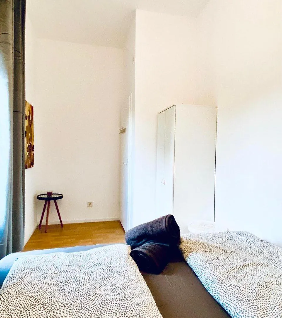 Spacious 4-Bedroom Shared Apartment For Big Groups Vienna