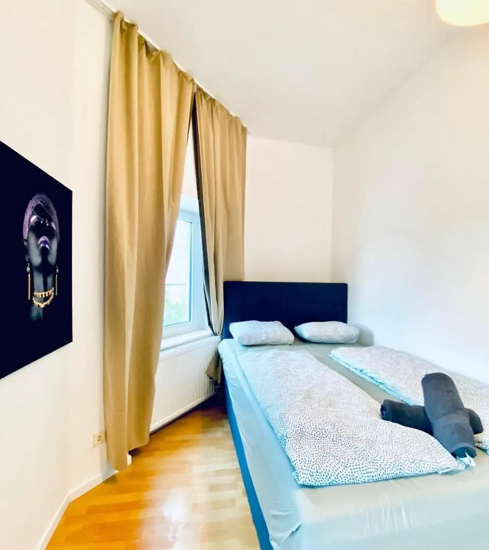 Spacious 4-Bedroom Shared Apartment For Big Groups Vienna 0*,