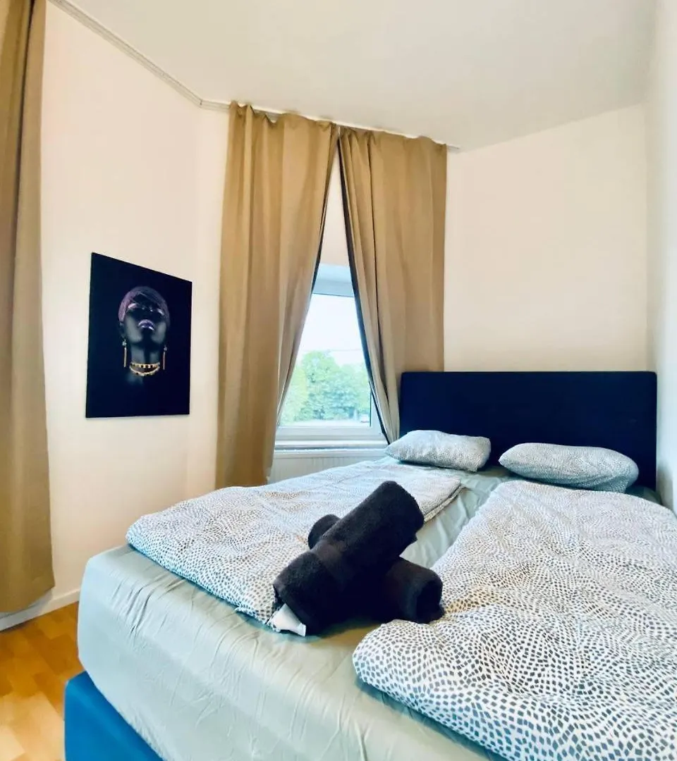 Spacious 4-Bedroom Shared Apartment For Big Groups Vienna 0*,