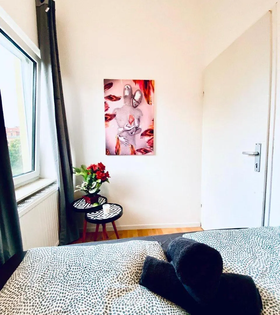 Spacious 4-Bedroom Shared Apartment For Big Groups Vienna
