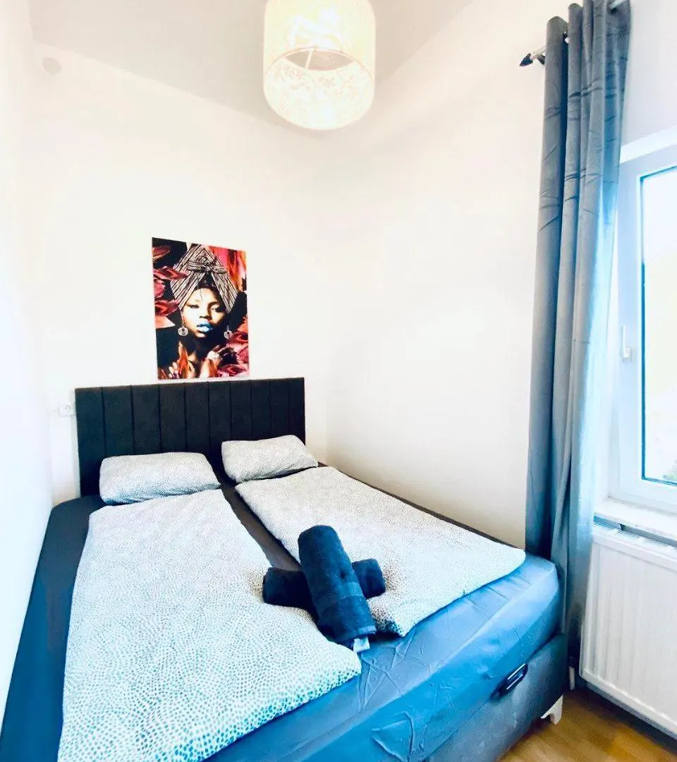Spacious 4-Bedroom Shared Apartment For Big Groups Vienna